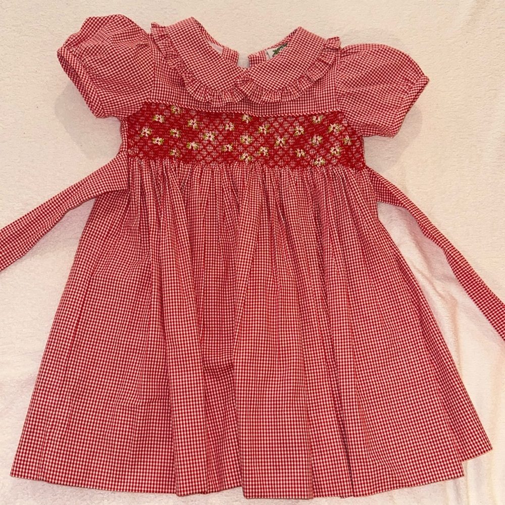 EUC Cecil & Lou Red Smocked Gingham Dress w Flower Embroidery size 2T